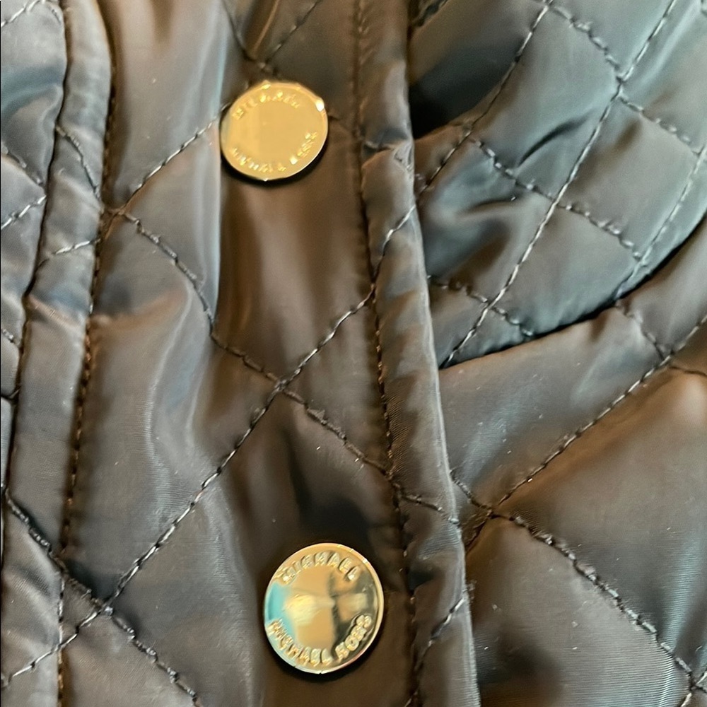 Michael Kors Green Quilted Vest with Stand-Up Collar - Picture 9 of 11
